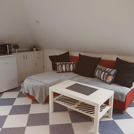 Ruhige Gemuetliche Ferienwohnung In Karlsruhe Daxlanden Fuer Monteure, Pendler, Geschaefsreisen, Wochenendreisen エクステリア 写真